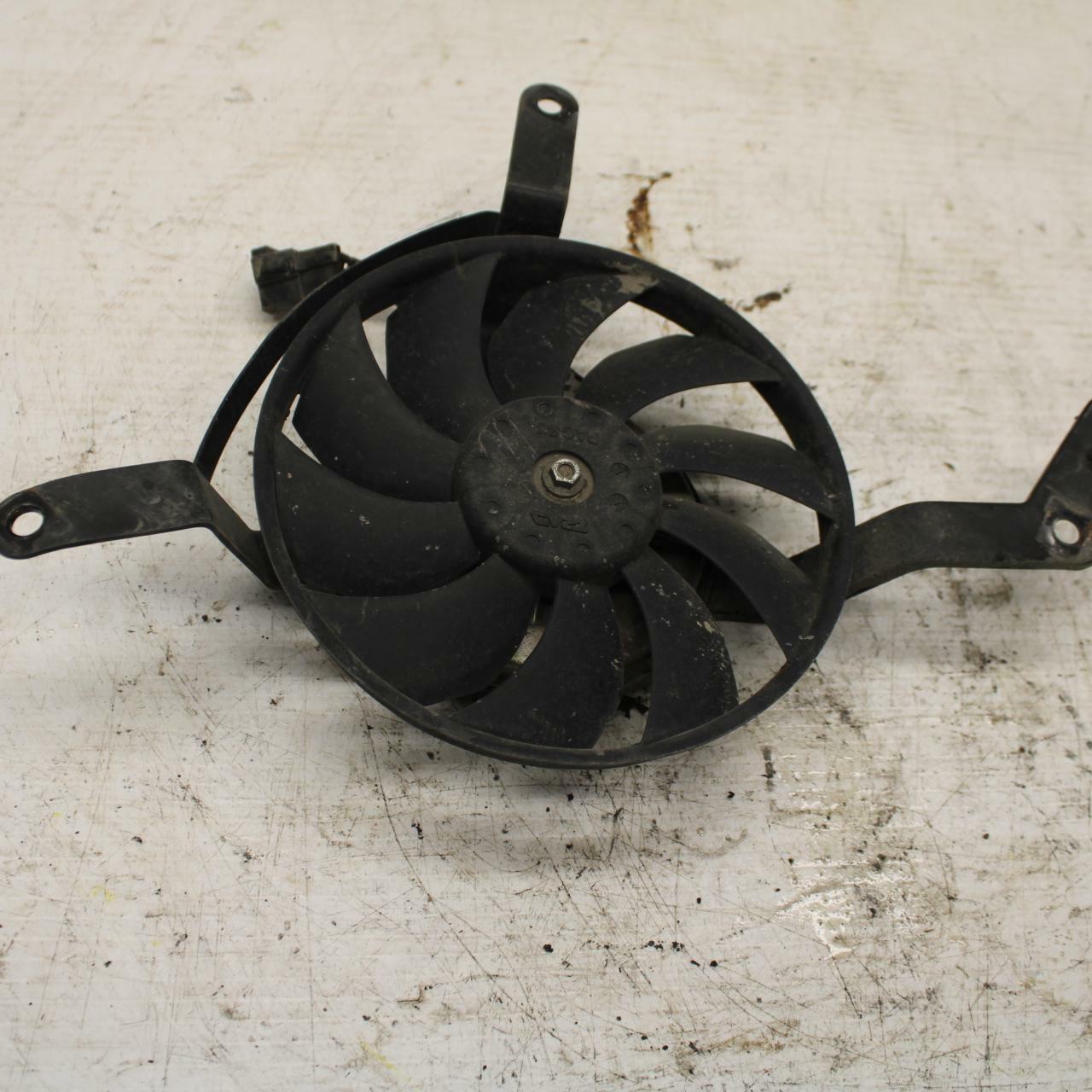 07-16 TRIUMPH STREET TRIPLE ENGINE RADIATOR COOLING FAN BB361