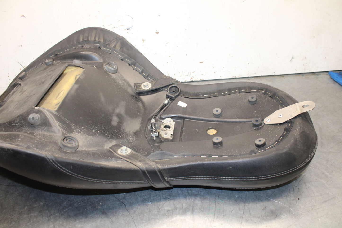 14-16 TRIUMPH AMERICA LT FRONT DRIVERS SEAT BB720