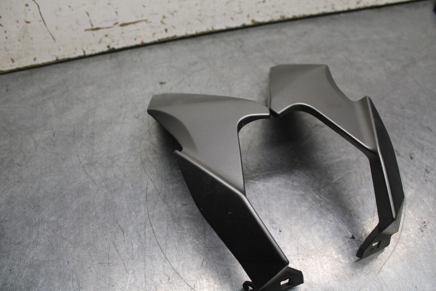 19-22 KAWASAKI Z400 FRONT HEADLIGHT HEAD LIGHT LAMP COVER TRIM SET BB738