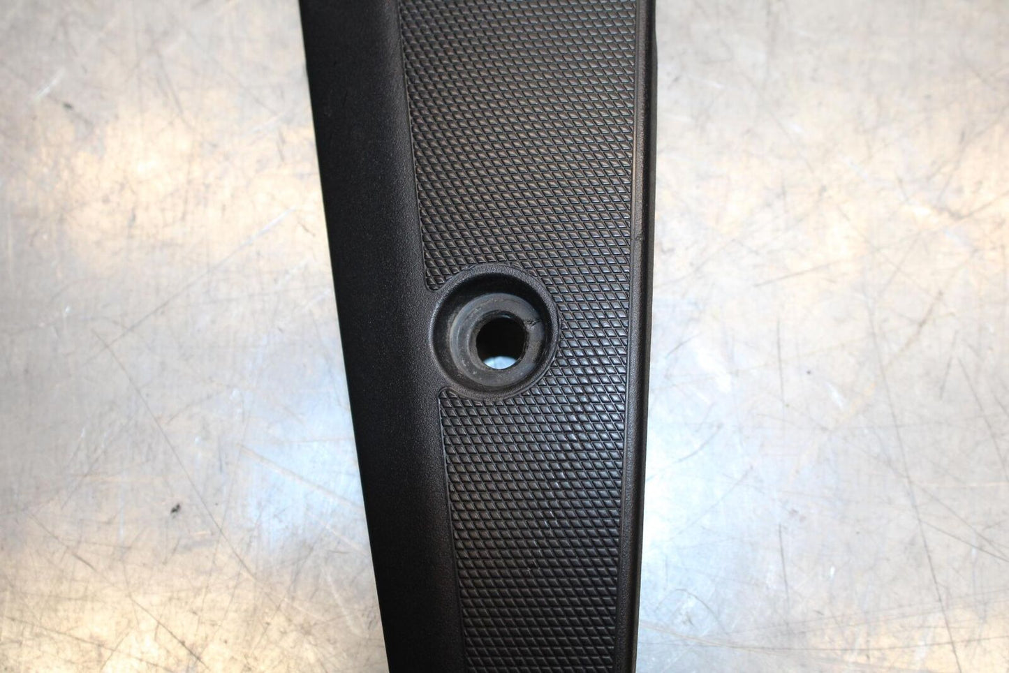 20 SUZUKI GSXR 1000 RIGHT LEFT GAS FUEL TANK PANELS COVERS TRIM SET COWLS BB597