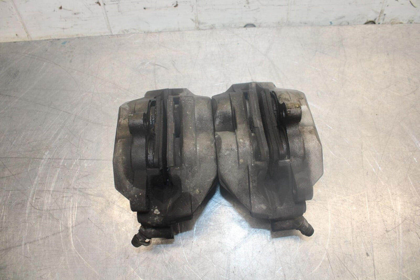 98-99 HONDA CBR900RR RIGHT LEFT FRONT BRAKE CALIPER SET PAIR CALIPERS BB458