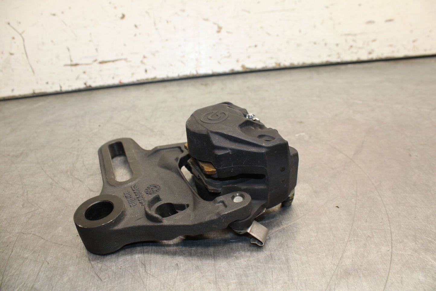 21-24 APRILIA TUONO 660 FACTORY REAR BACK BRAKE CALIPER W MOUNT BRACKET BB733