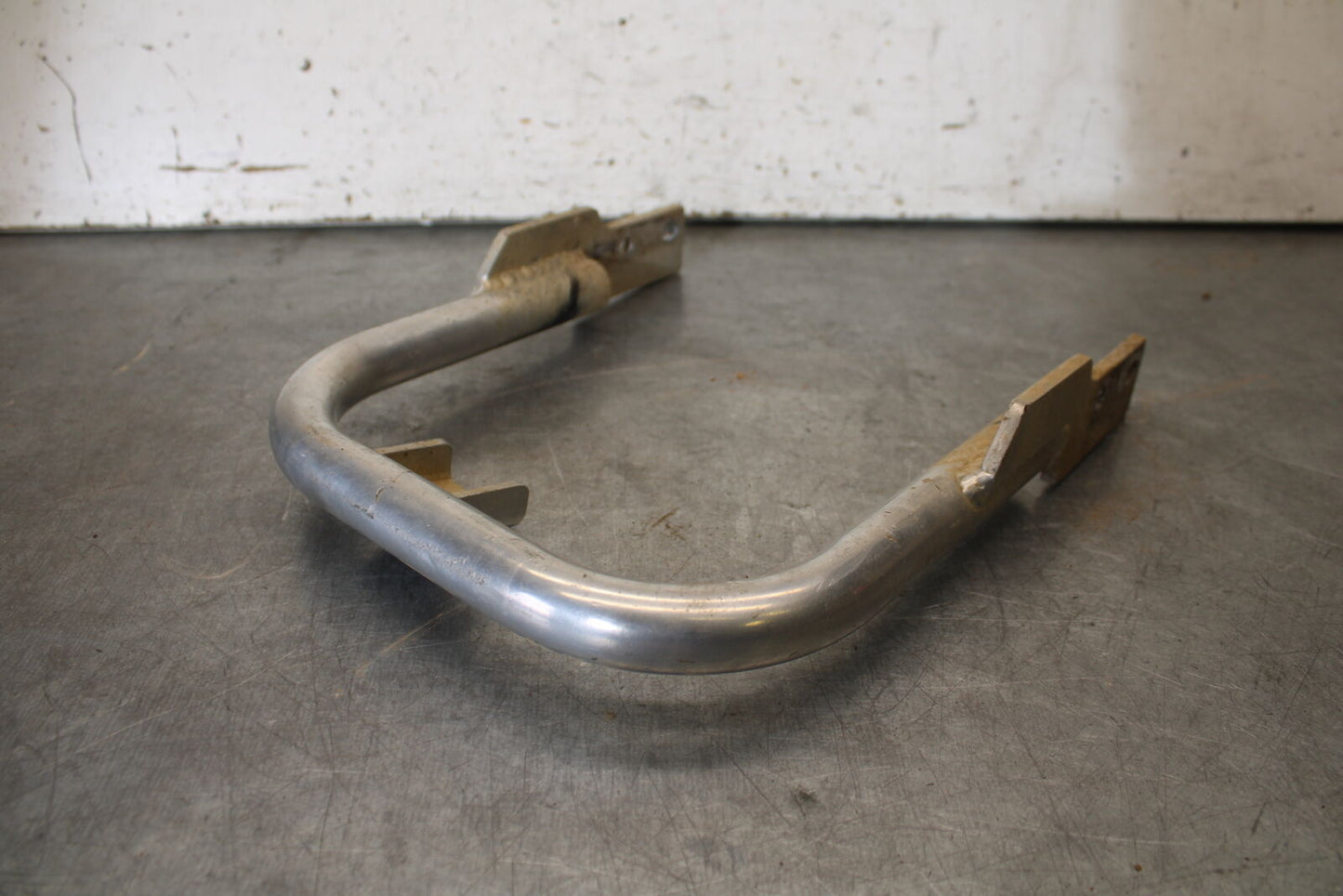 01-05 YAMAHA RAPTOR 660R REAR BACK BUMPER GRAB BAR BB695