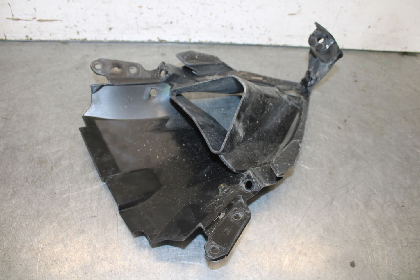 19-23 KAWASAKI NINJA ZX6R FRONT CENTER COWL FAIRING BB701