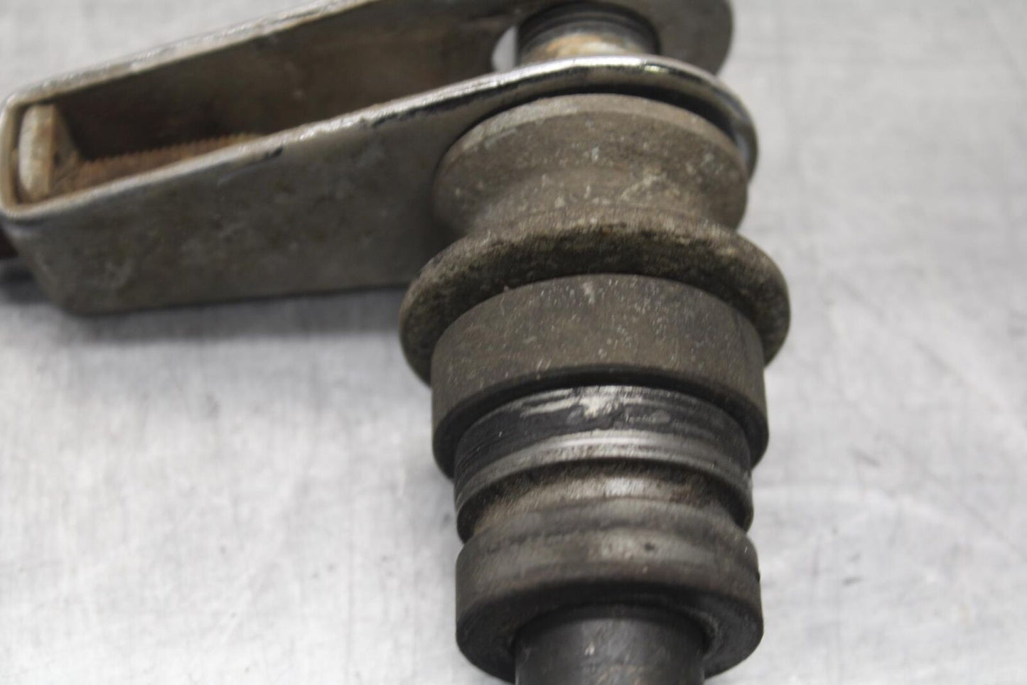 80-83 SUZUKI GS750E REAR AXLE BACK WHEEL RIM PIVOT BOLT AXEL BB82