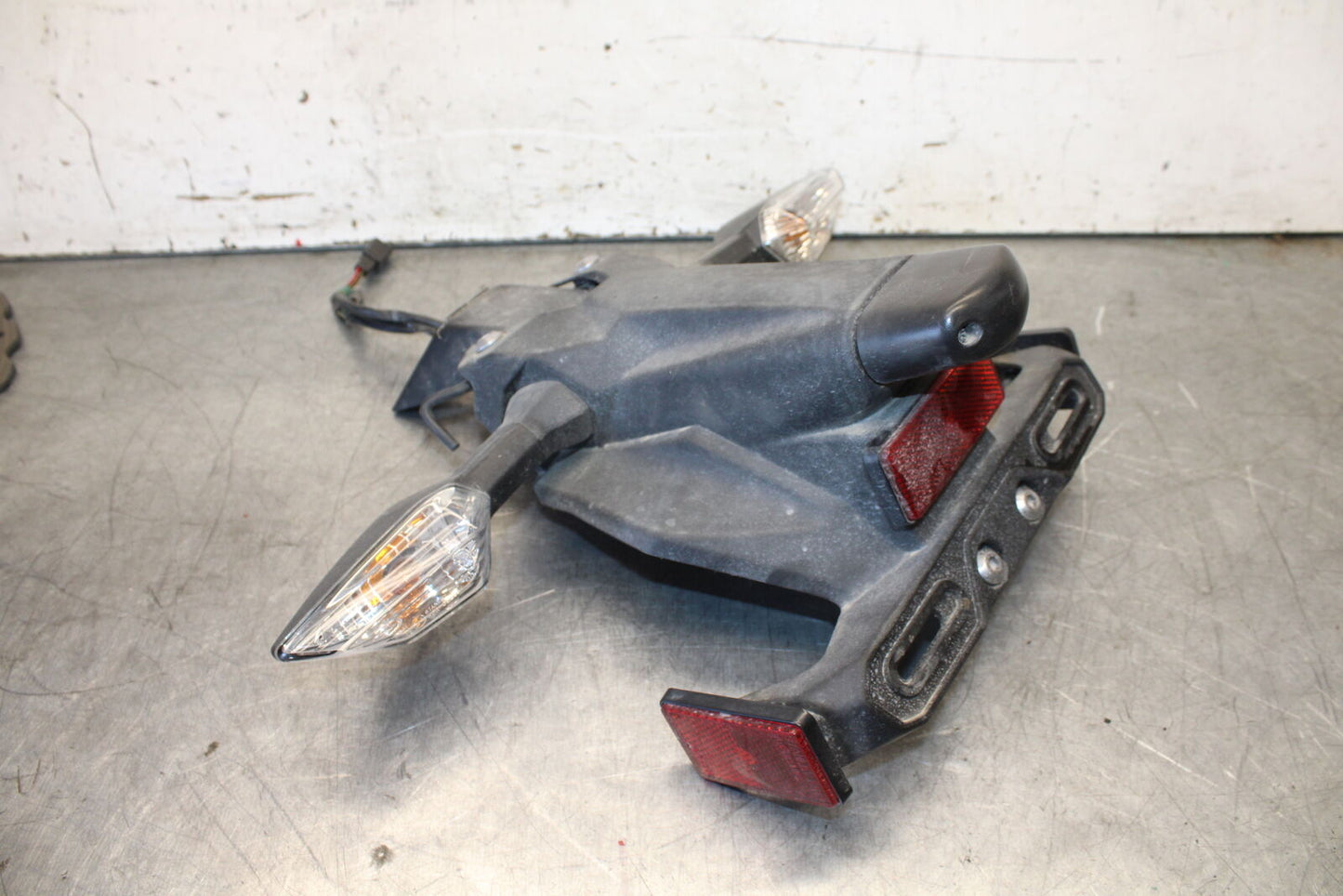19-22 KAWASAKI Z400 REAR BACK FENDER MUD GUARD BB708