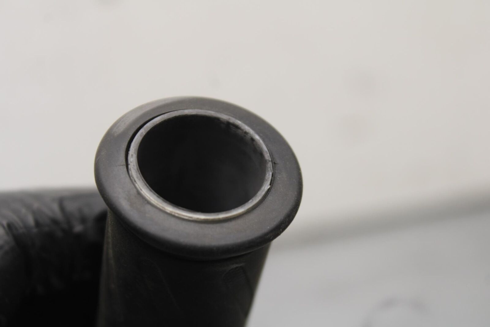 01-03 SUZUKI GSXR600 RIGHT THROTTLE GRIP BB633