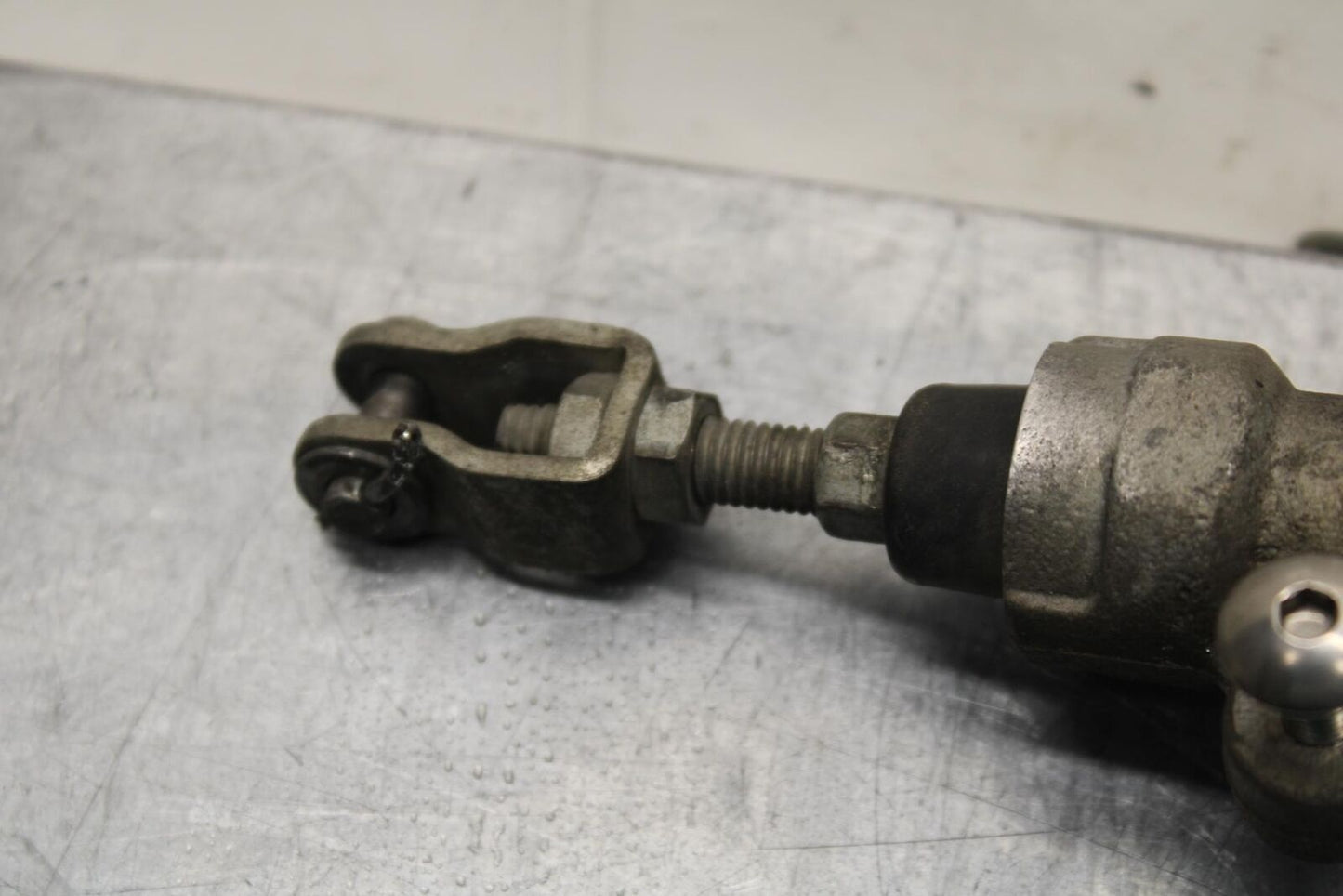 1999 Suzuki GSXR600 REAR BACK BRAKE MASTER CYLINDER W RESERVOIR BB580