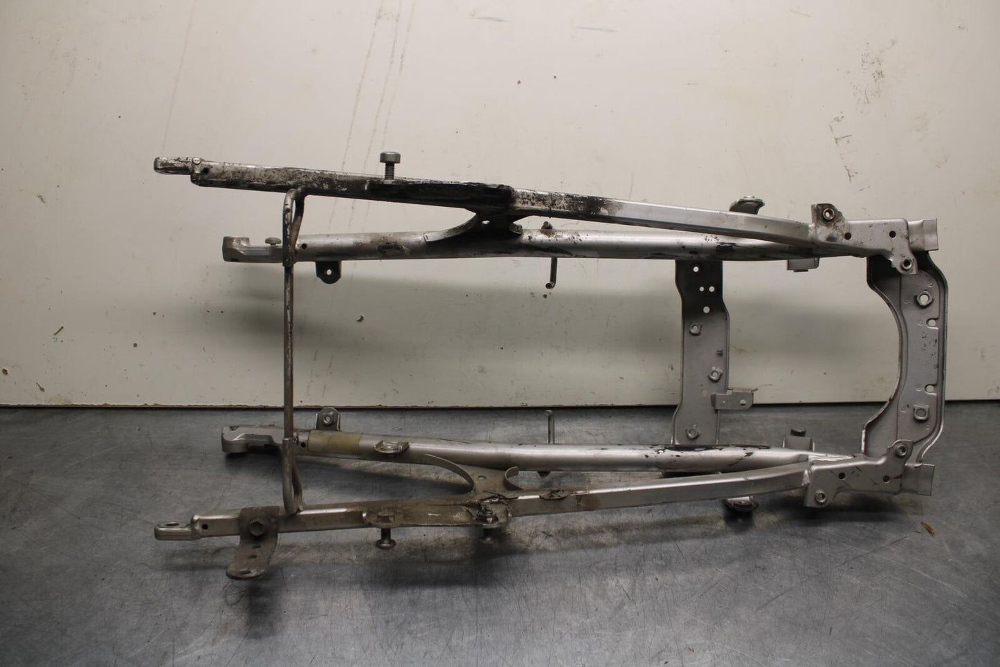 2003 Suzuki SV1000S REAR BACK TAIL SUBFRAME SUB FRAME BB85