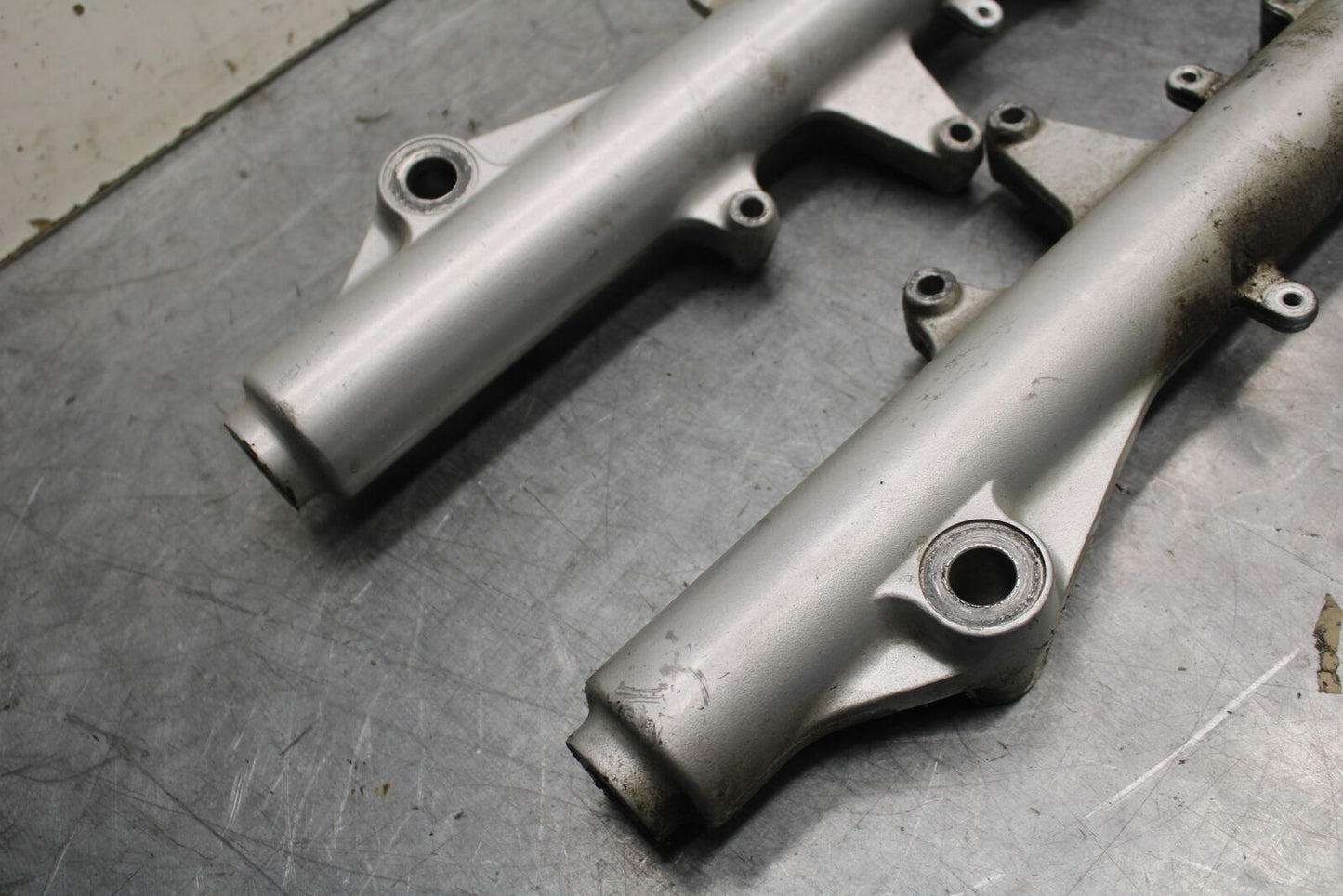 01-06 TRIUMPH TIGER 955I FRONT FORKS SHOCK SUSPENSION SET PAIR BB693