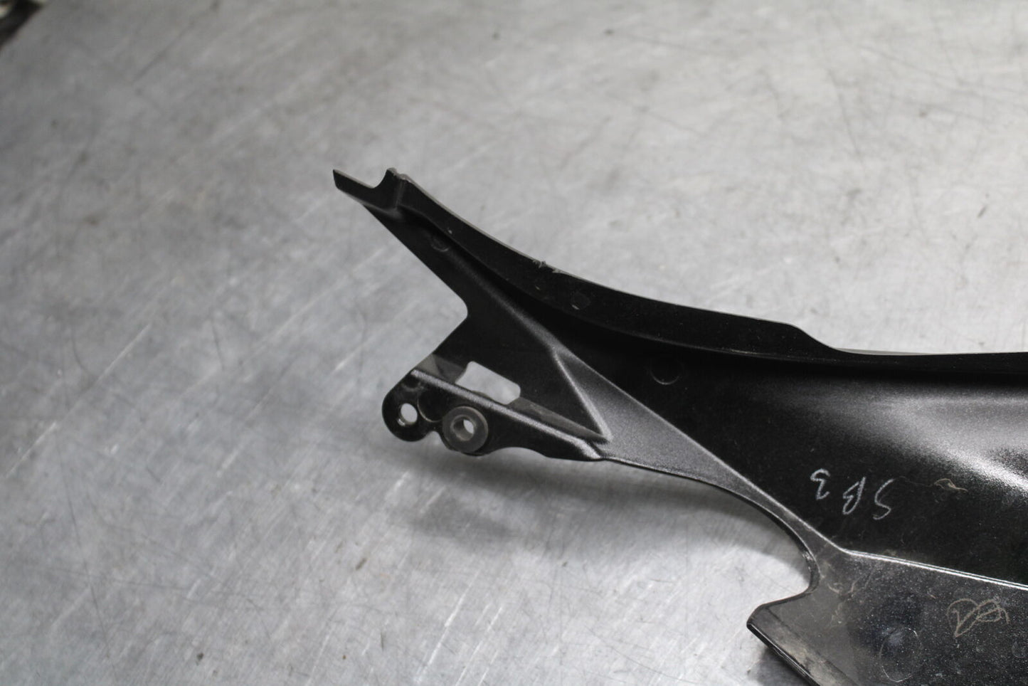 19-22 KAWASAKI Z400 RIGHT REAR BACK TAIL FAIRING COWL SHROUD BB738