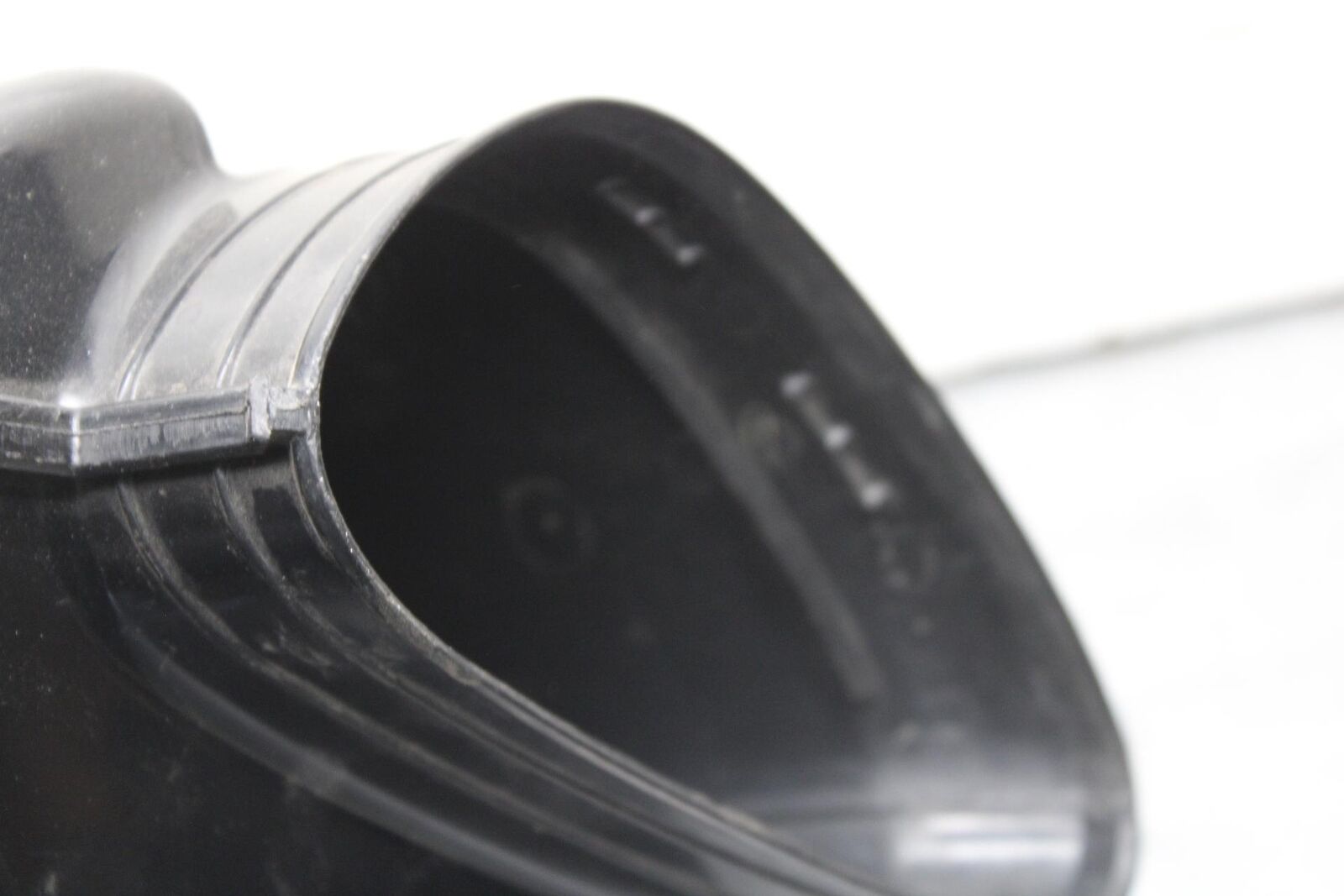 01-03 SUZUKI GSXR600 RIGHT LEFT AIR INTAKE DUCTS 94420-35F13 94430-35F11 BB633