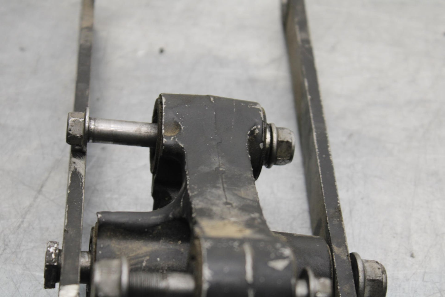 2000 Kawasaki Ninja ZX12R ZX1200A REAR DOGBONE SHOCK LINKAGE 39007-1287 BB565