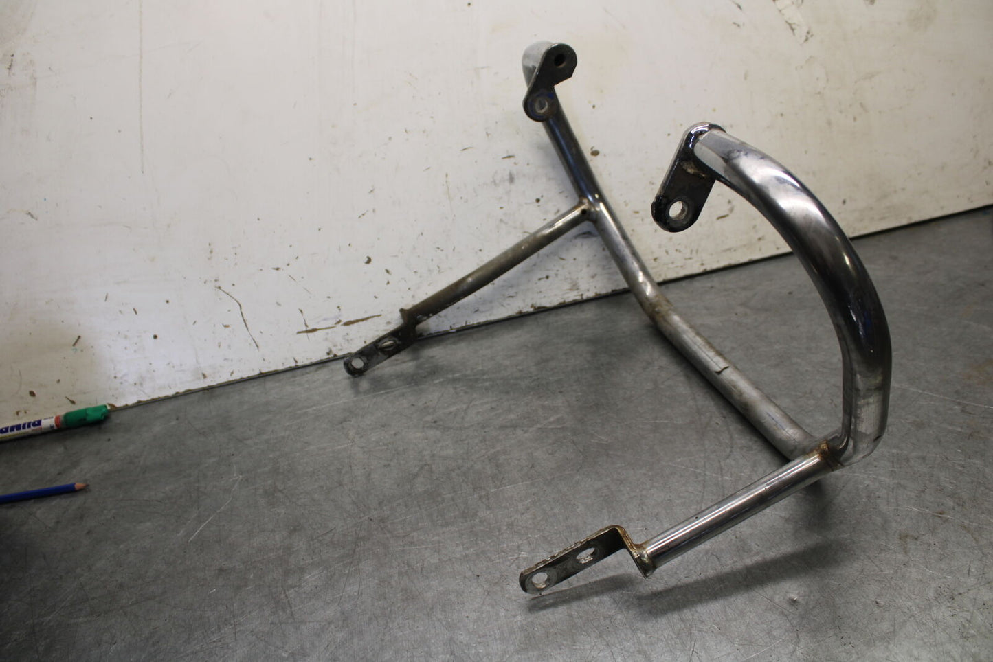 85-86 SUZUKI MADURA 1200 CRASH BAR BB691