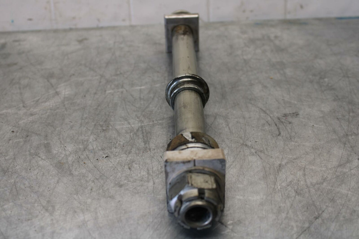 19-20 KAWASAKI NINJA ZX6R REAR AXLE BACK WHEEL RIM PIVOT BOLT AXEL BB419