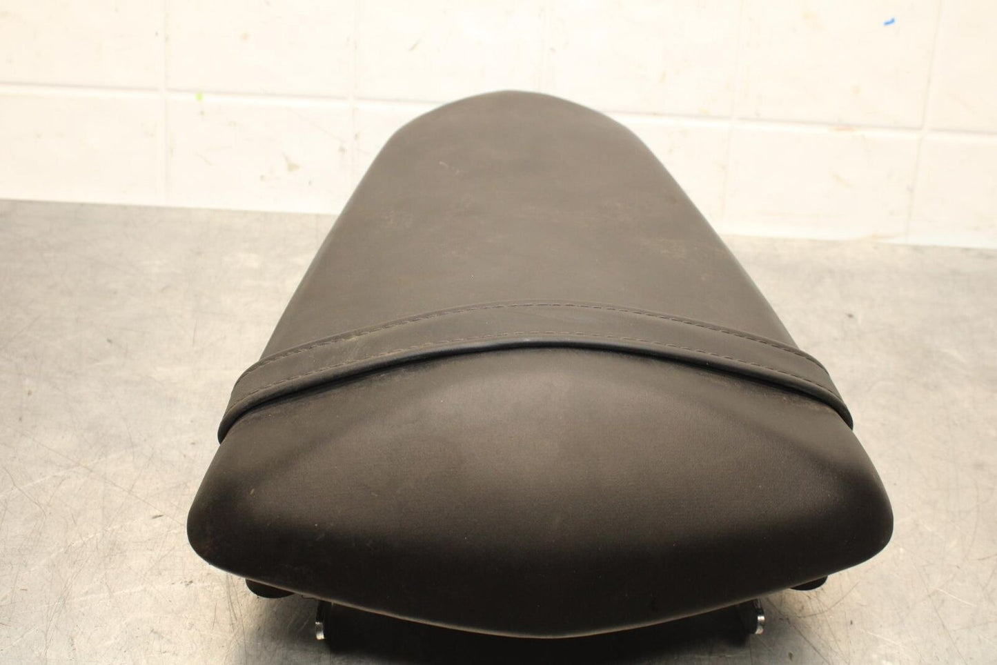 19-21 YAMAHA YZF R3 REAR BACK PASSENGER TANDEM SEAT PAD SADDLE BB588