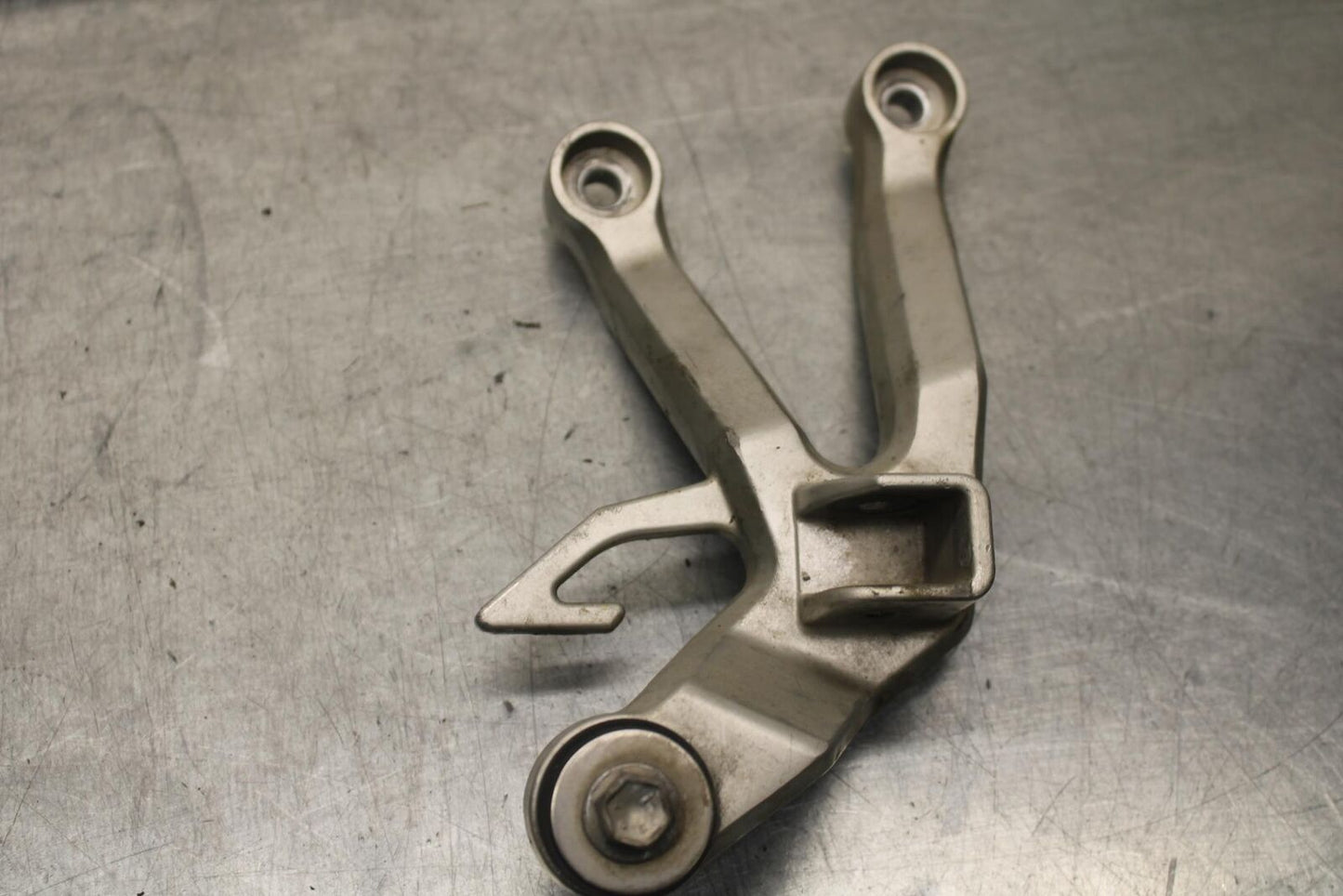 2003 Suzuki SV1000S RIGHT REAR FOOT REST PEG STEP BB85
