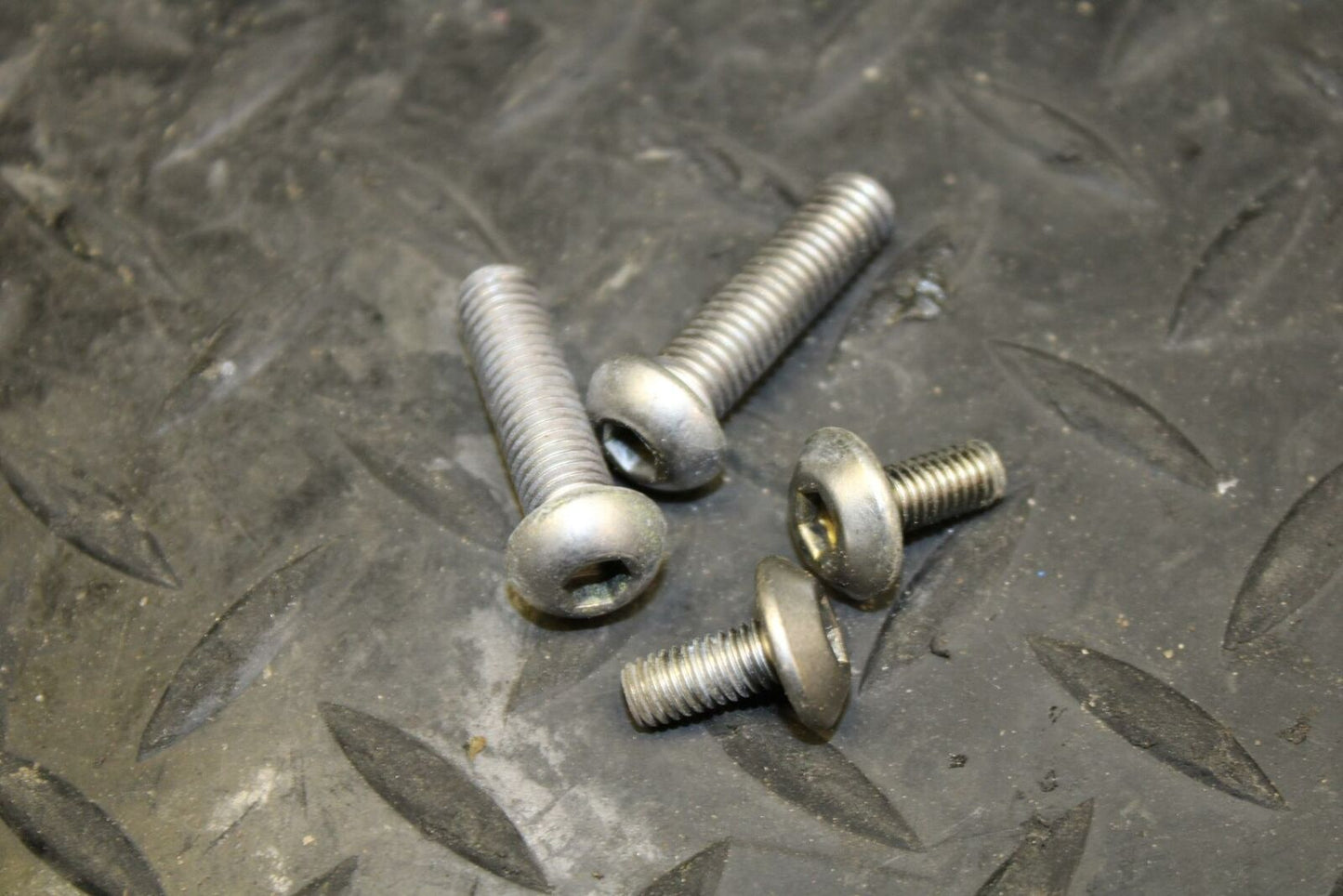 06-07 KAWASAKI NINJA ZX10R LEFT REARSET REAR SET HEEL GUARD COVER BB186