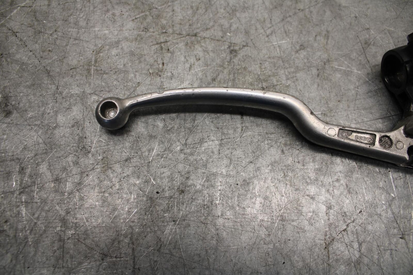 2001 Suzuki GSXR1000 CLUTCH PERCH MOUNT WITH LEVER 57500-40F11 BB52