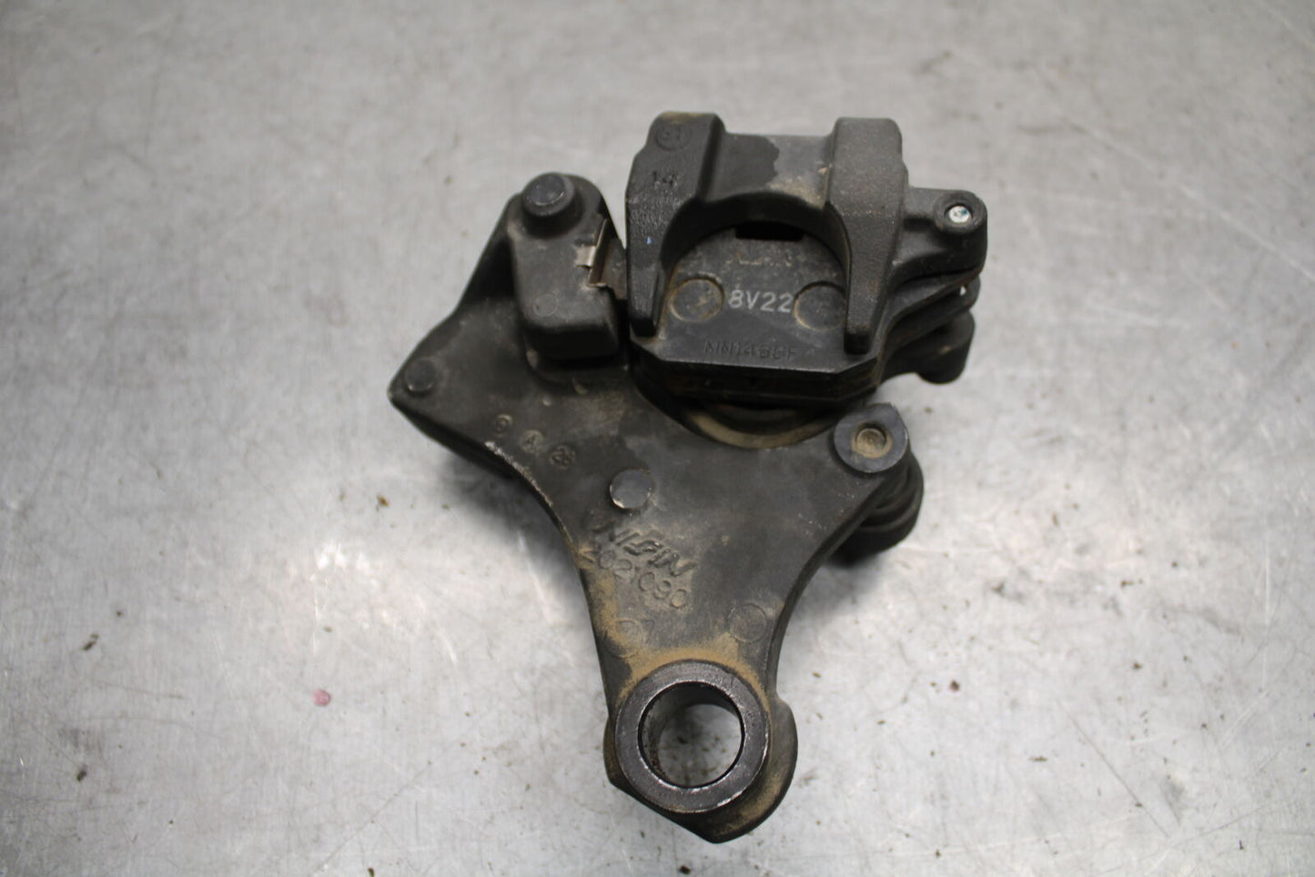 09-11 TRIUMPH DAYTONA 675 REAR BACK BRAKE CALIPER W MOUNT BRACKET BB652