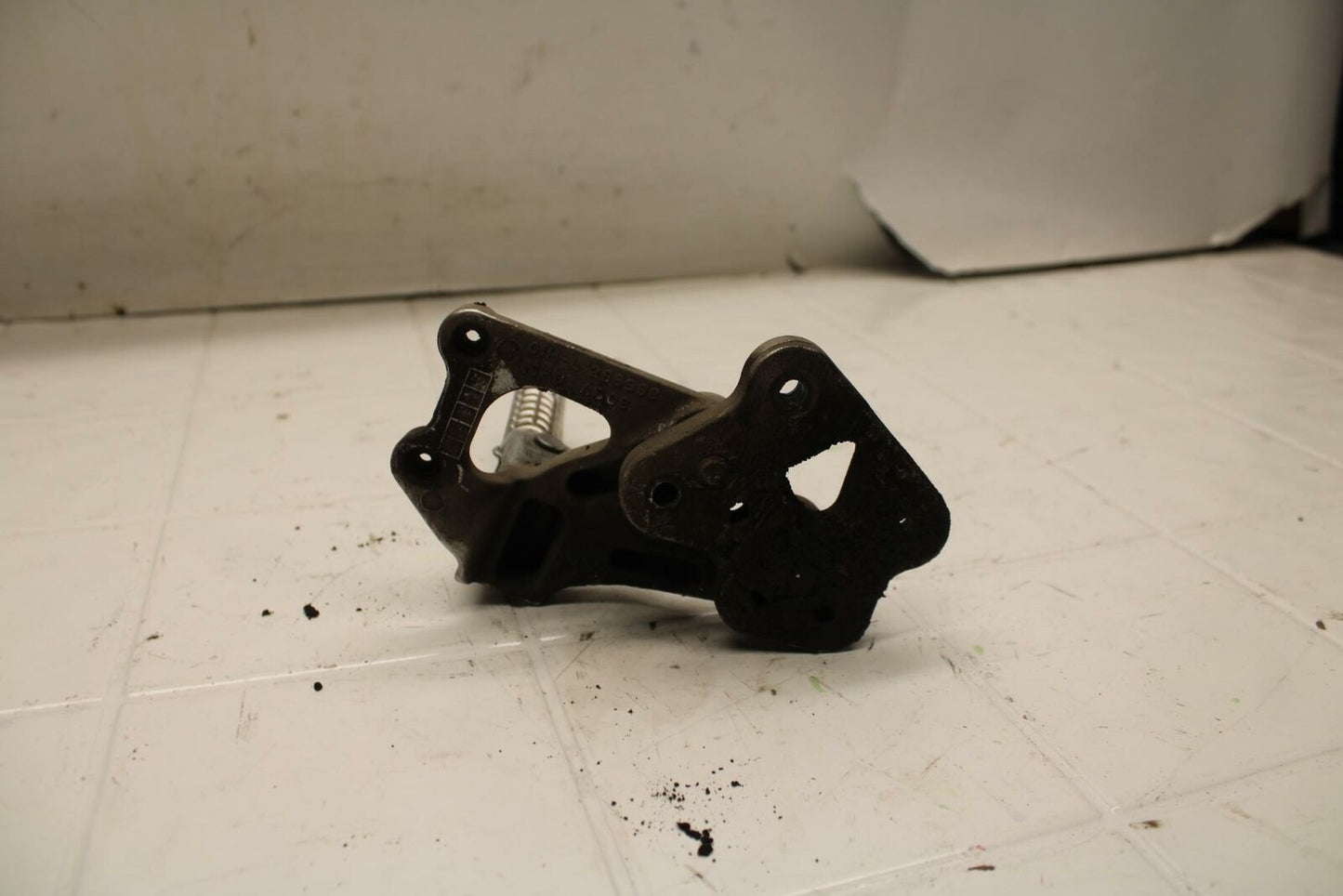 08-10 SUZUKI GSXR750 LEFT REARSET REAR SET DRIVER FOOT PEG BRACKET MOUNT BB396