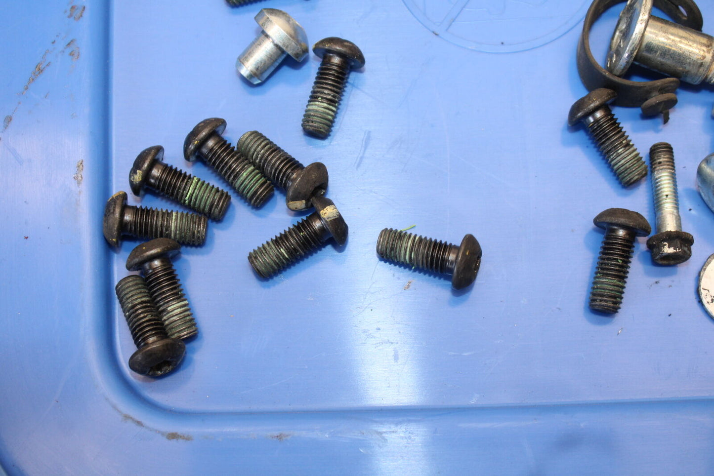 06-07 DUCATI MONSTER 695 MOUNTING BOLTS HARDWARE MOTOR SCREWS BB674