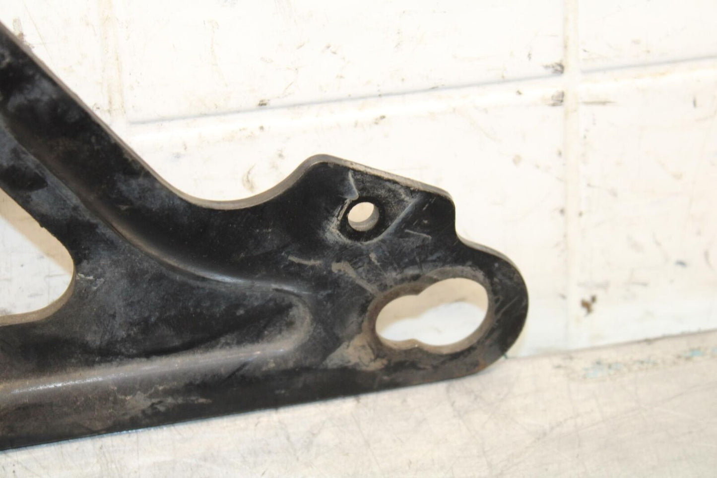 1979 Yamaha XS1100 REAR BACK BRAKE CALIPER W MOUNT BRACKET BB572