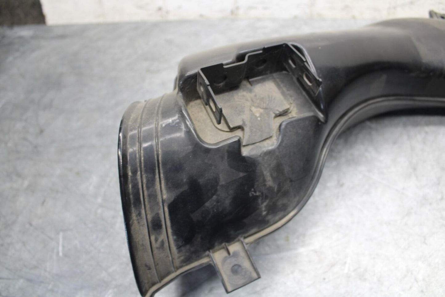 2001 Suzuki GSXR1000 RIGHT RAM AIR INTAKE DUCT TUBE 94420-40F01 BB52