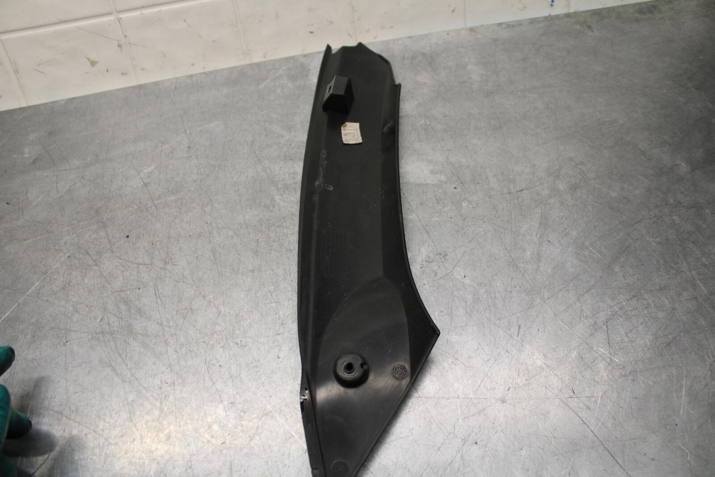 2001 Suzuki GSXR600 LEFT INNER FAIRING COWL PANEL TRIM OEM BB584