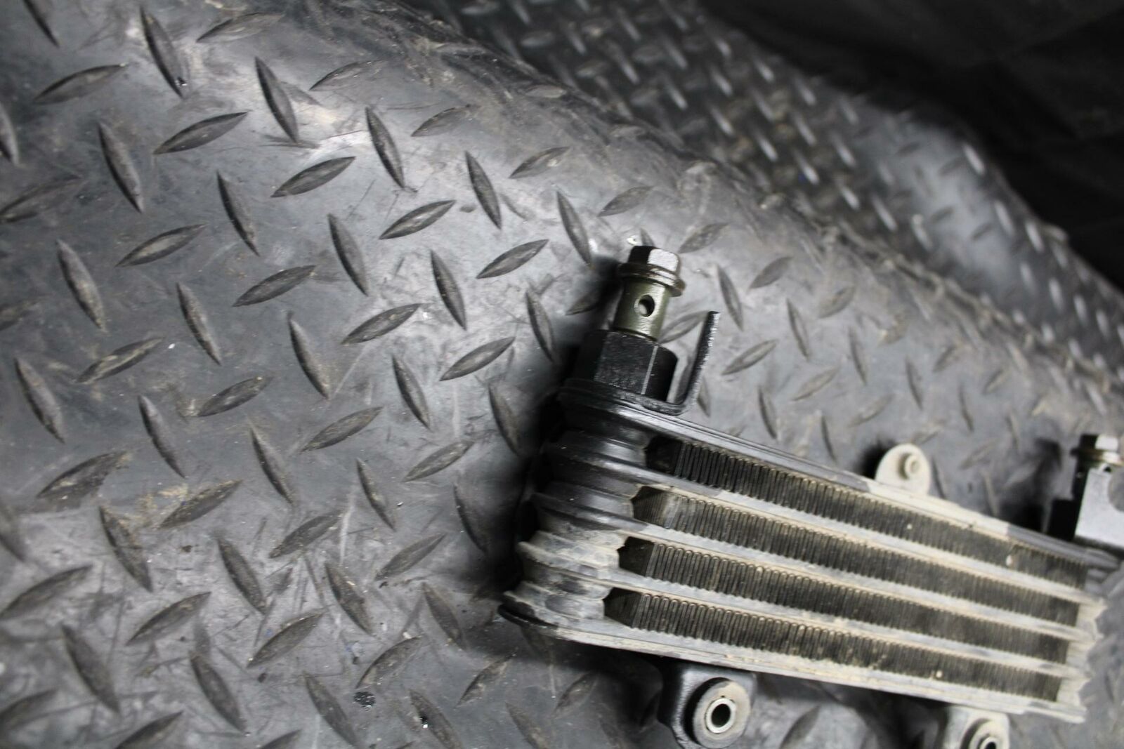 03 SUZUKI SV650S ENGINE MOTOR OIL COOLER  BB219