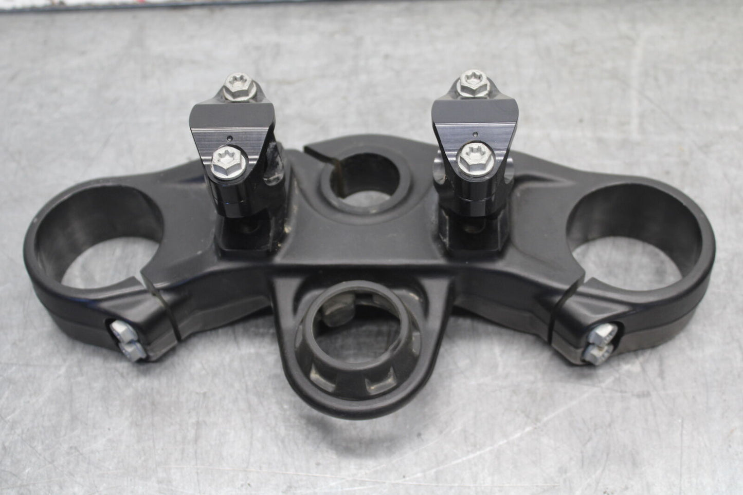 21-24 KTM 890 ADVENTURE R FORKS UPPER TRIPLE TREE CLAMP BB723