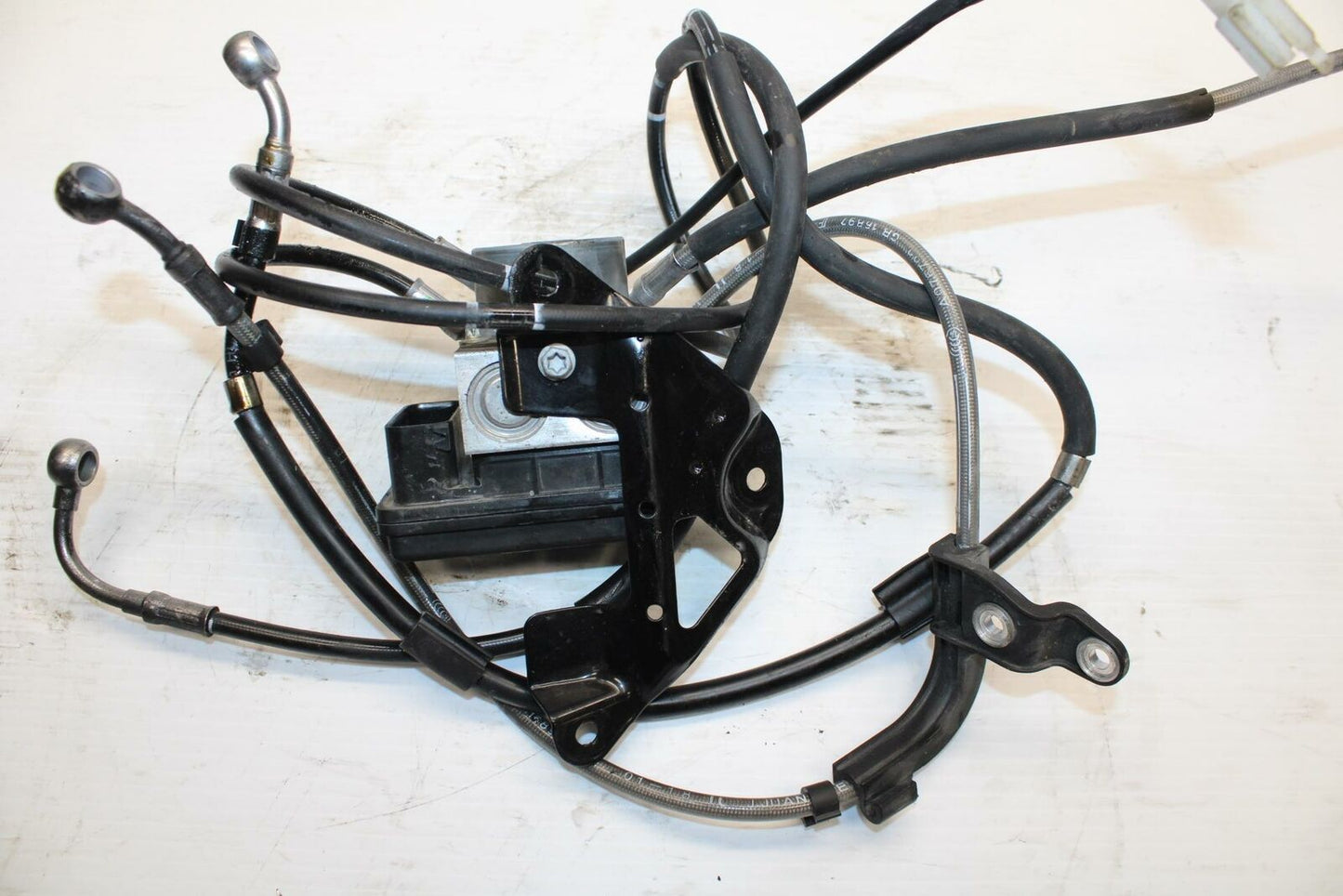 18-20 HUSQVARNA VITPILEN 401 ABS PUMP UNIT MODULE LINES BB248