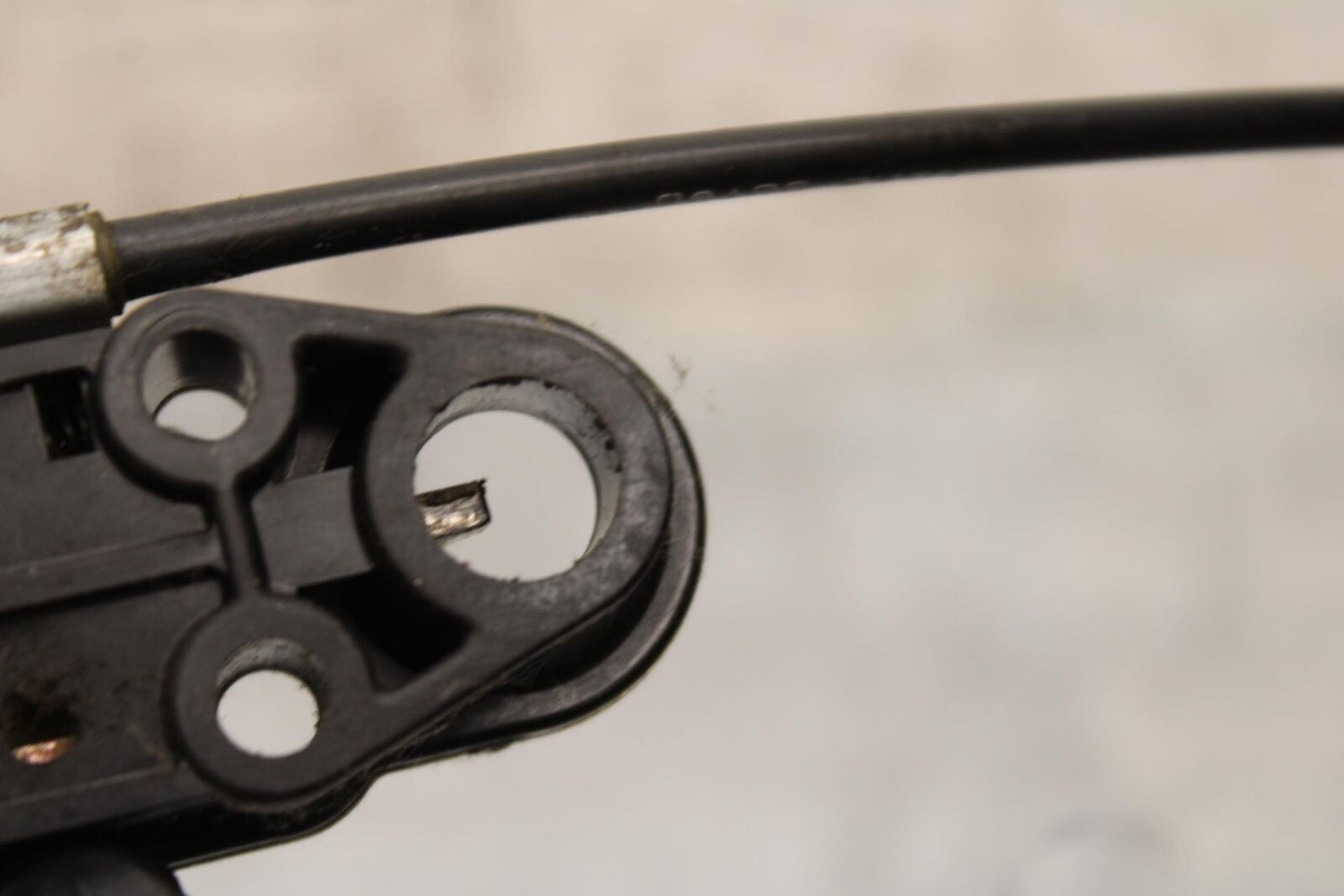 1997 Suzuki Bandit 1200 GSF1200S SEAT LATCH BB559