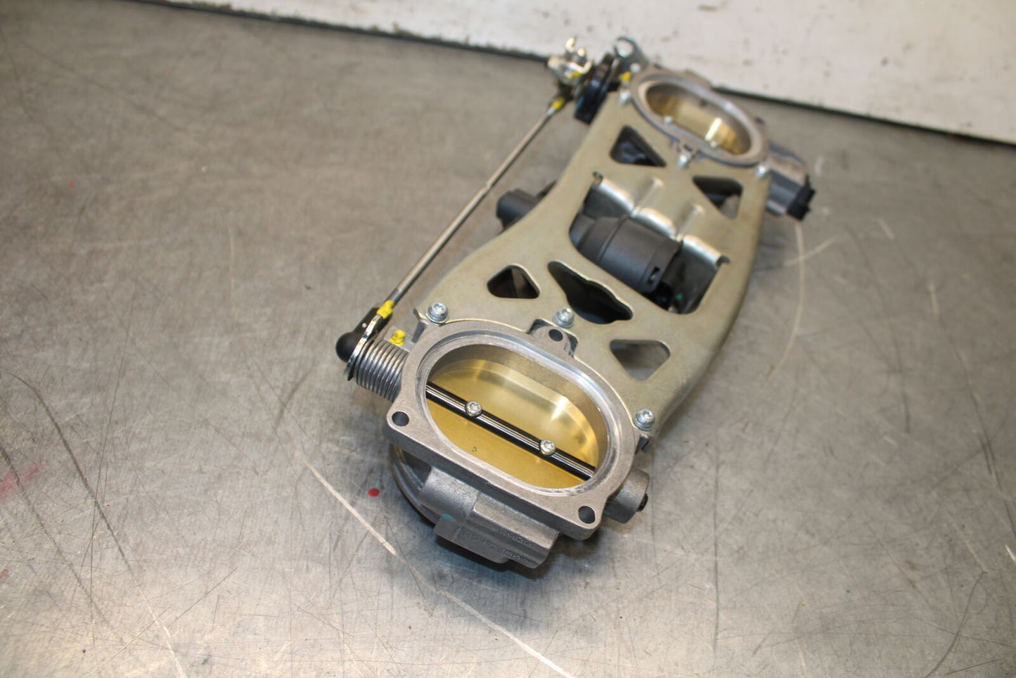 09-11 DUCATI 1198 THROTTLE BODIES BB705