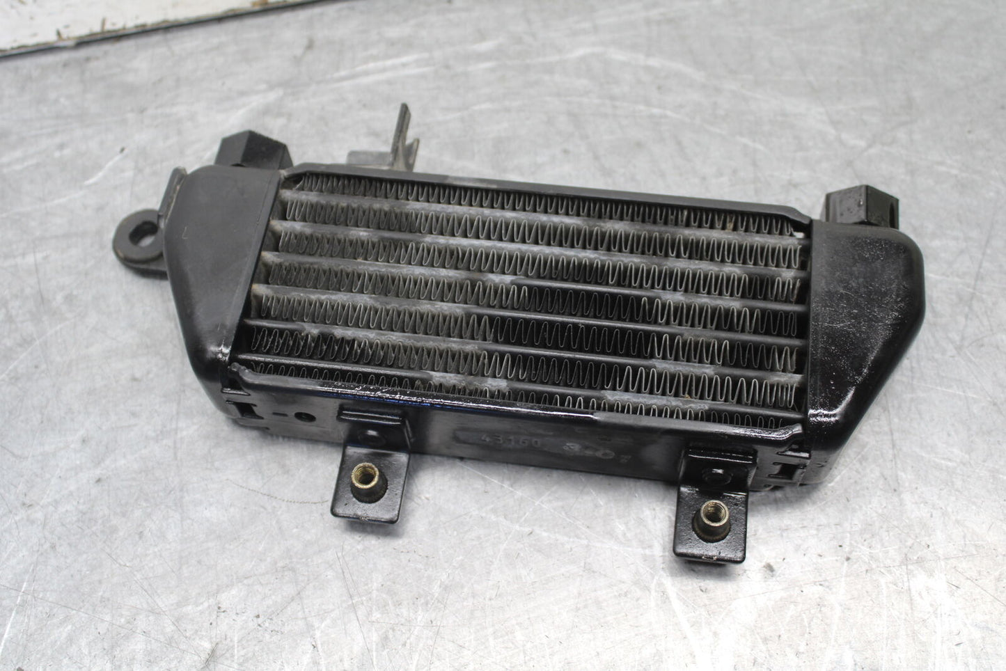 01-06 TRIUMPH TIGER 955I ENGINE MOTOR OIL COOLER BB693