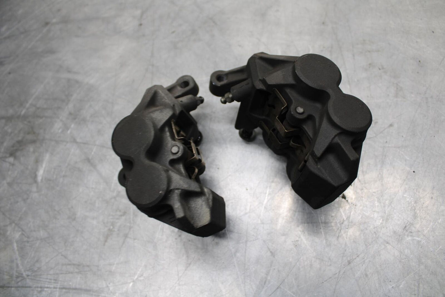 16-22 YAMAHA XSR 700 RIGHT LEFT FRONT BRAKE CALIPER SET PAIR CALIPERS BB475