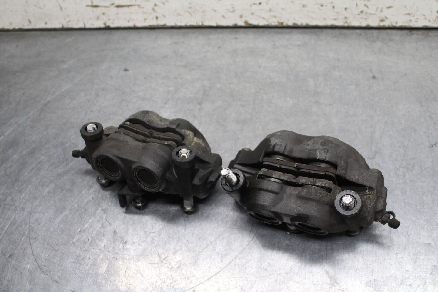 12-13 KAWASAKI Z1000 RIGHT LEFT FRONT BRAKE CALIPER SET PAIR CALIPERS BB743
