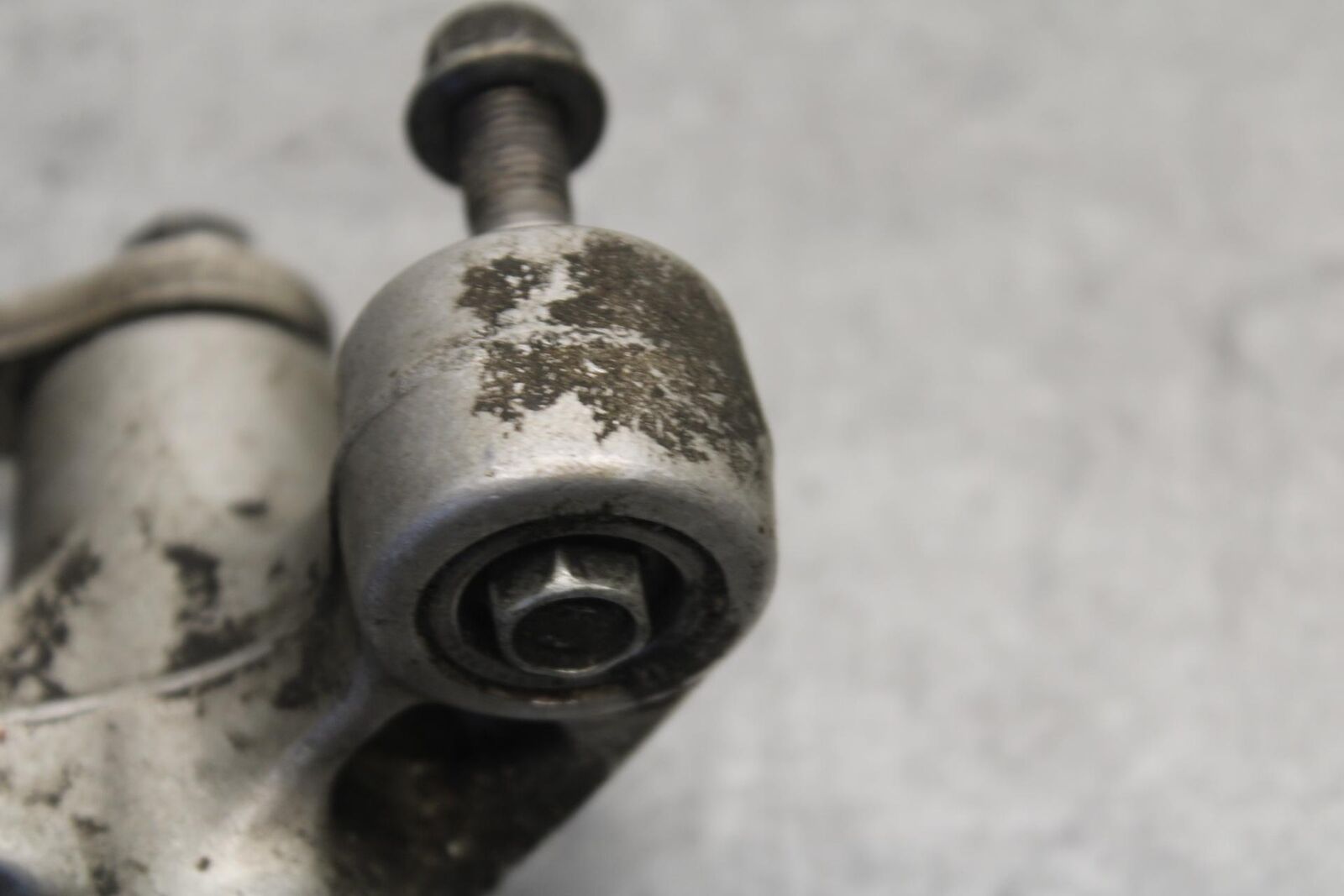 01-03 SUZUKI GSXR600 REAR DOGBONE SHOCK LINKAGE LINK 62600-35870 BB639