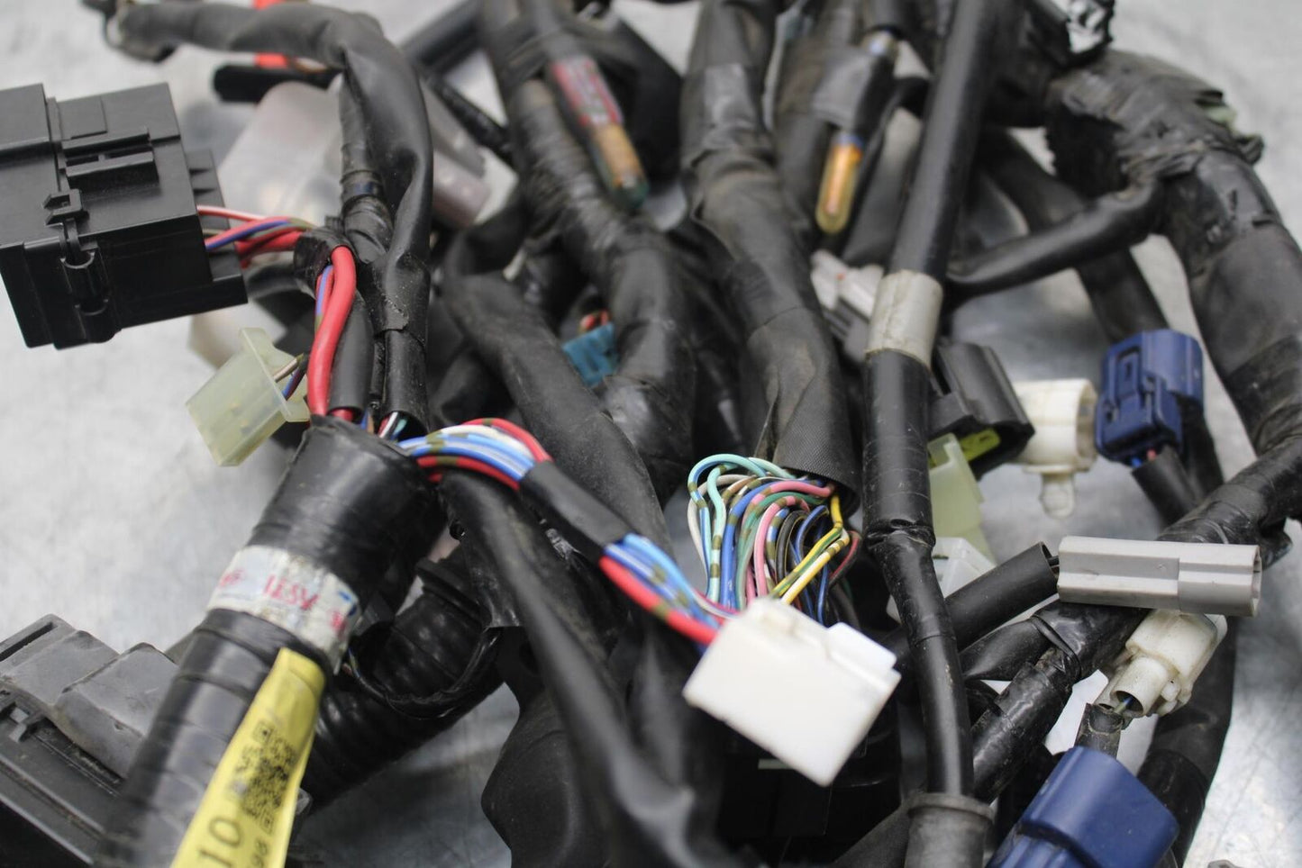 2014 Yamaha FZ09 MAIN ENGINE WIRING HARNESS MOTOR WIRE 1RC-82590-10-00 BB81