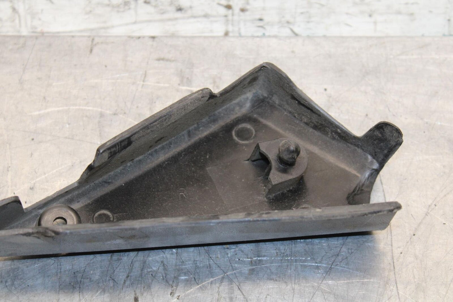 1997 Suzuki Bandit 1200 GSF1200S RIGHT FRAME SIDE COVER COWL PANEL TRIM BB559