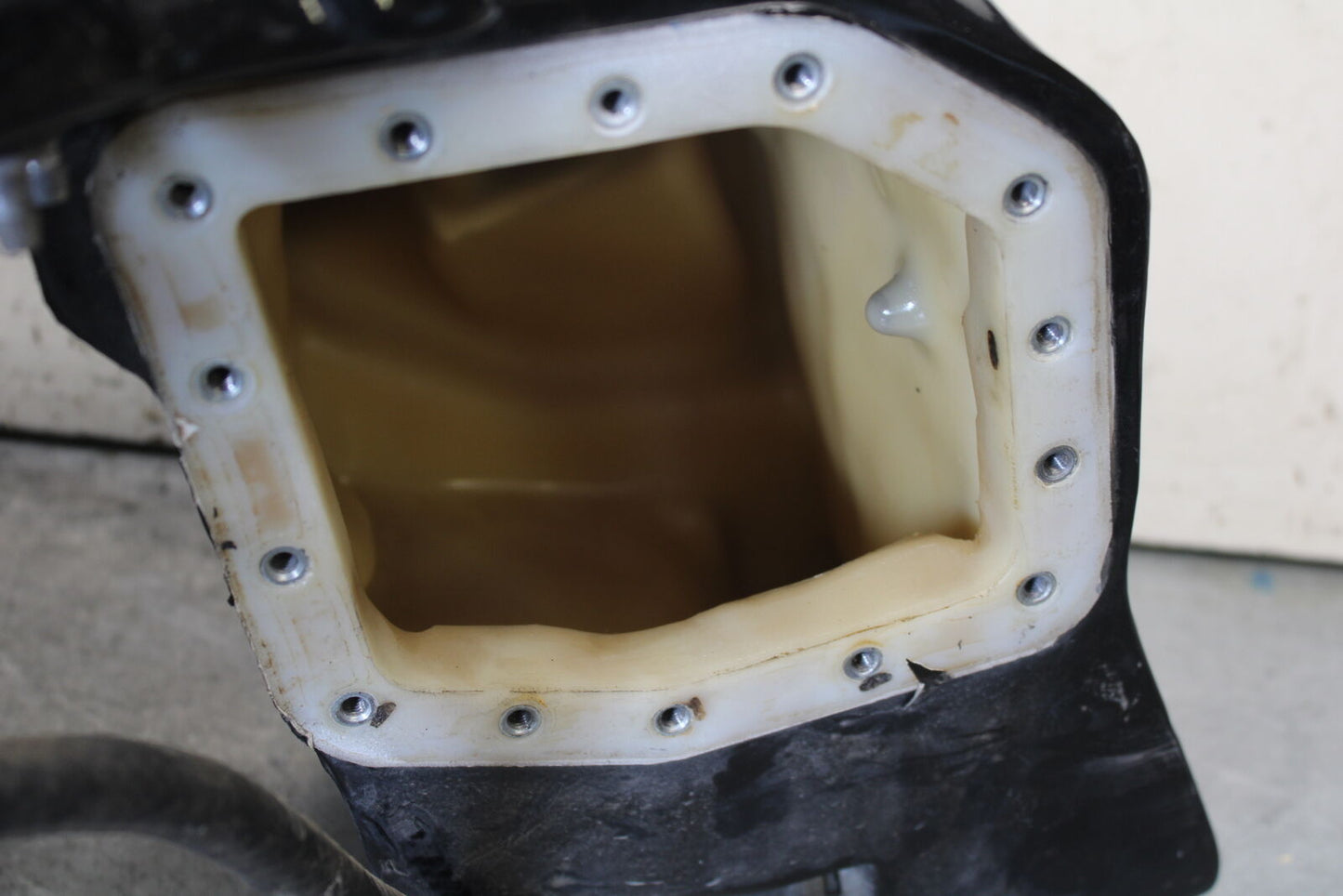 01-06 TRIUMPH TIGER 955I GAS TANK FUEL CELL PETROL RESERVOIR BB693