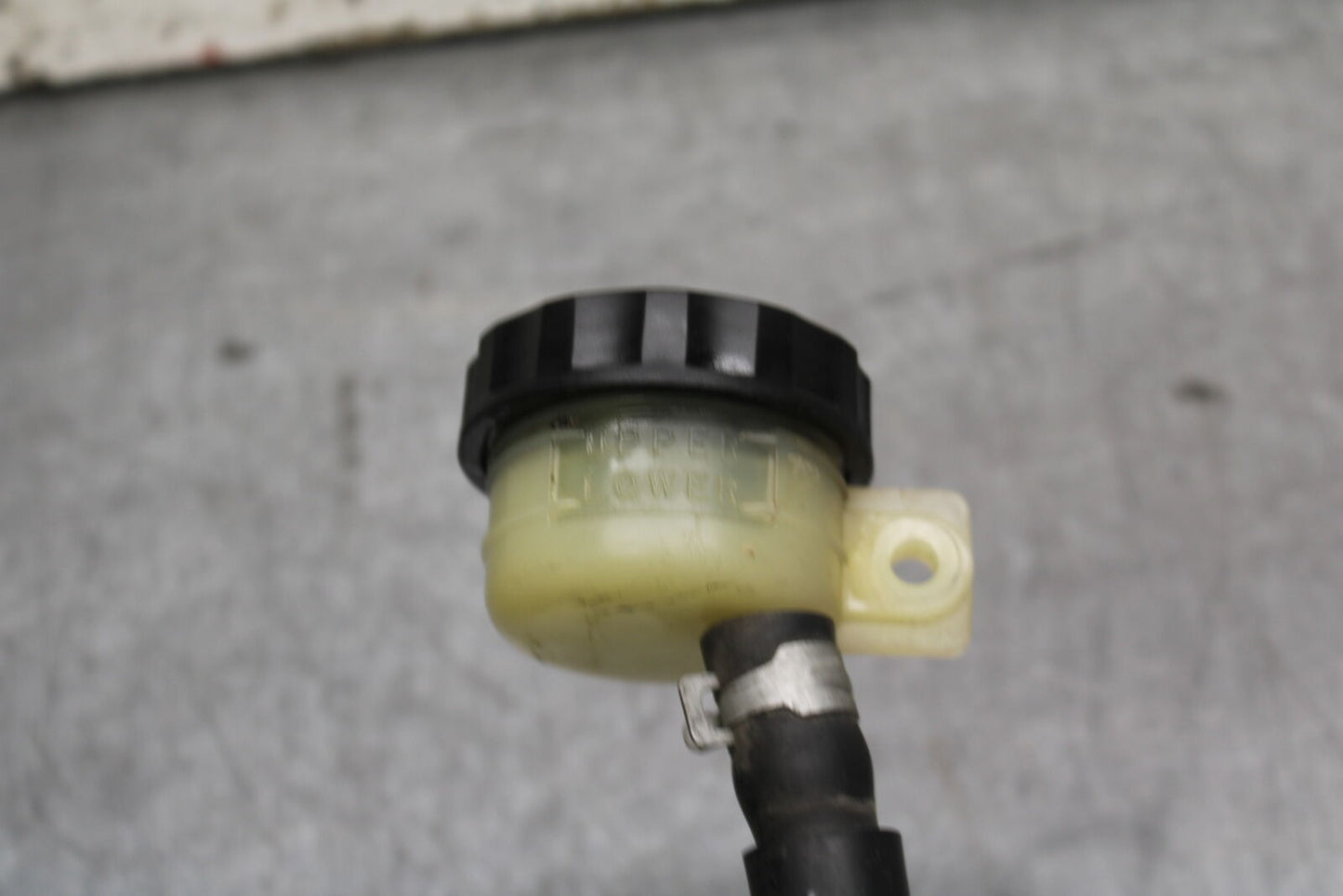 03-04 TRIUMPH DAYTONA 600 REAR BACK BRAKE MASTER CYLINDER W RESERVOIR BB745