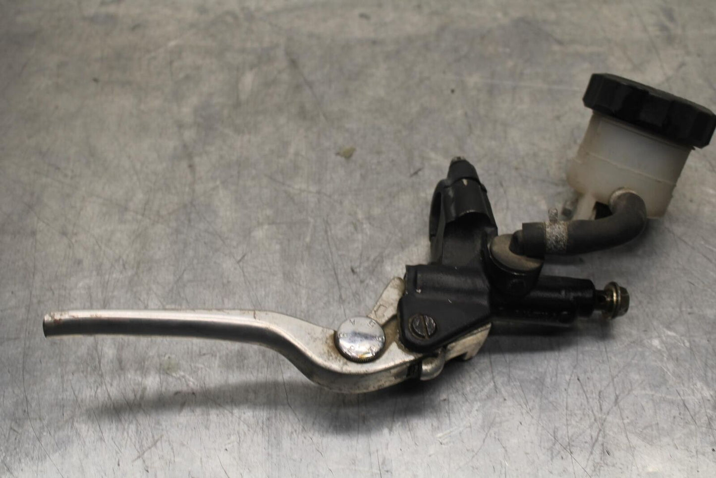 1999 Suzuki GSXR600 FRONT BRAKE MASTER CYLINDER w/ LEVER 59600-17C00 BB608