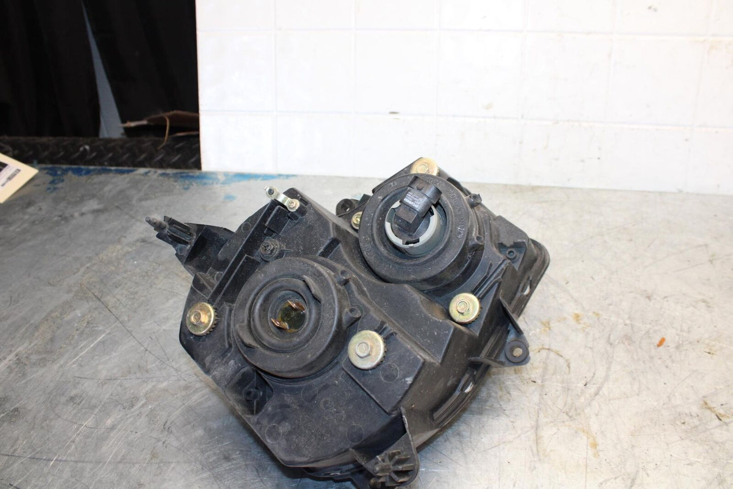 99-07 SUZUKI HAYABUSA GSX1300R FRONT HEADLIGHT HEAD LIGHT LAMP BB426