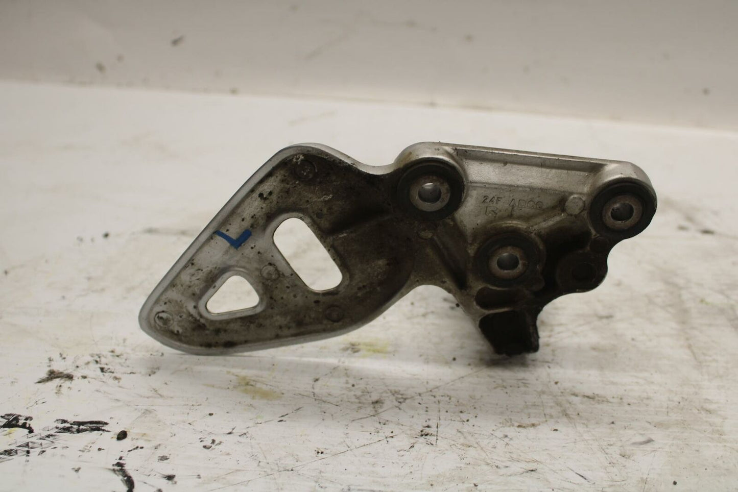 00-07 SUZUKI HAYABUSA LEFT REARSET REAR SET DRIVER FOOT PEG BRACKET MOUNT  BB281