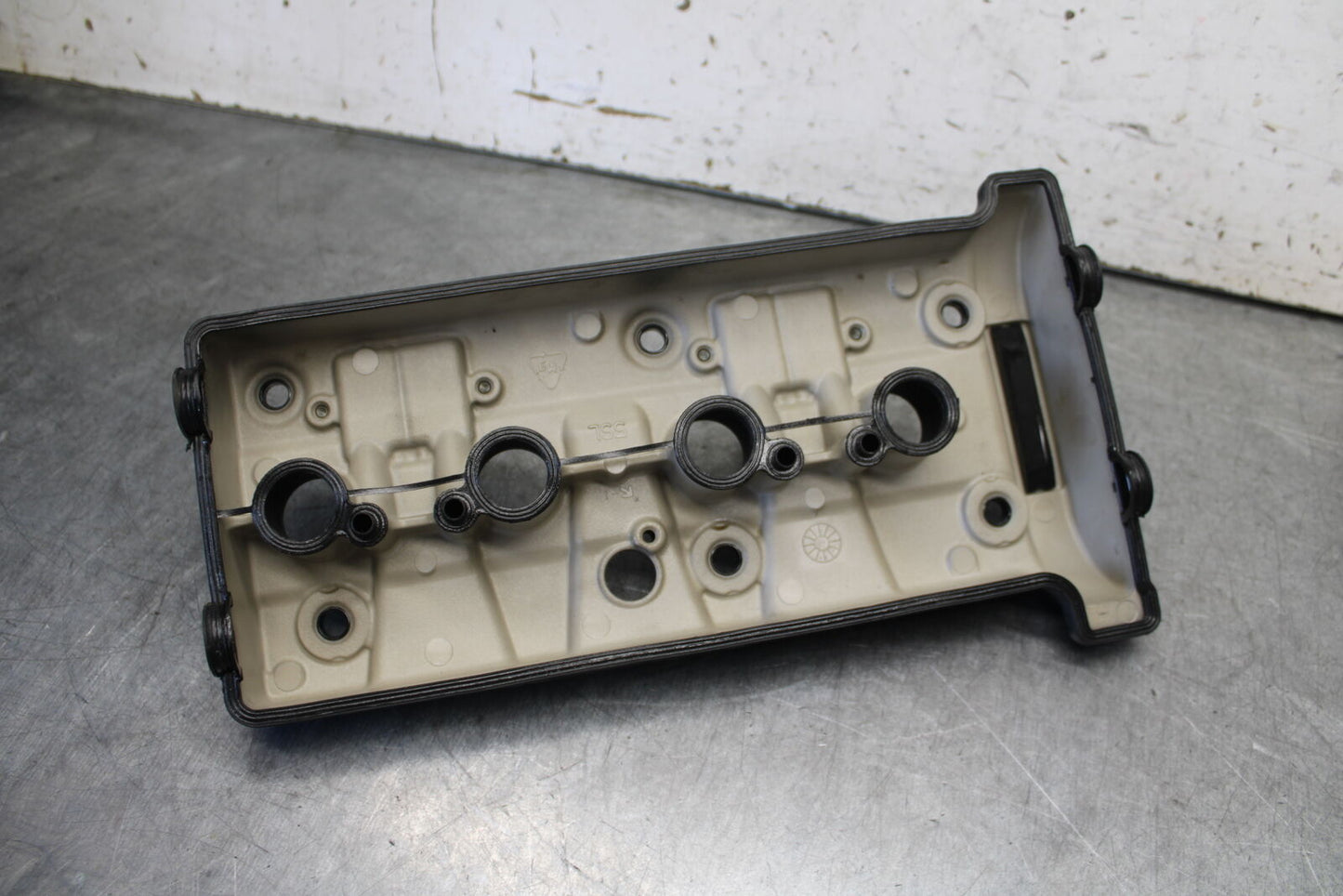 08-09 YAMAHA YZF R6S VALVE COVER BB690