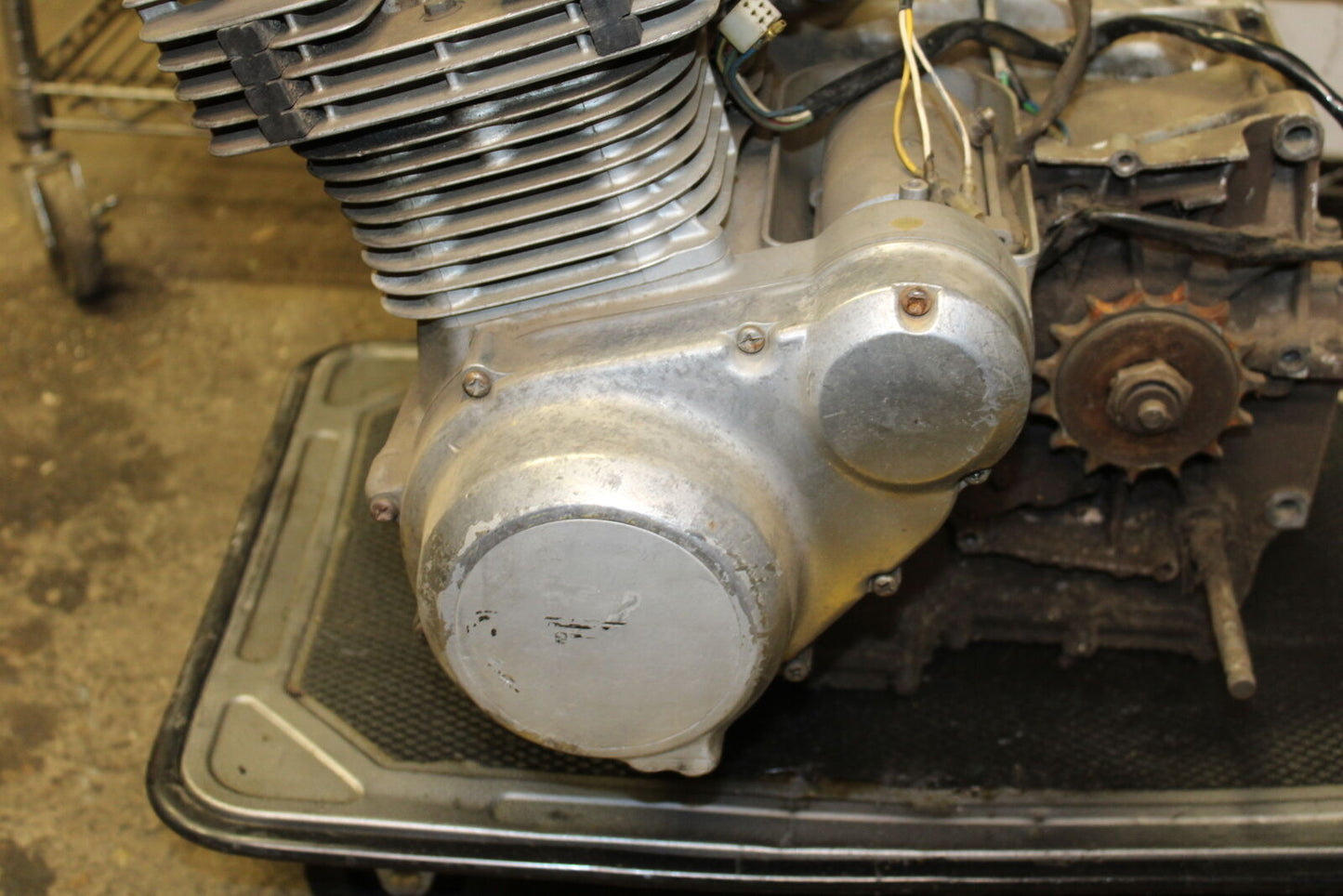 80-83 SUZUKI GS750E ENGINE MOTOR BB234
