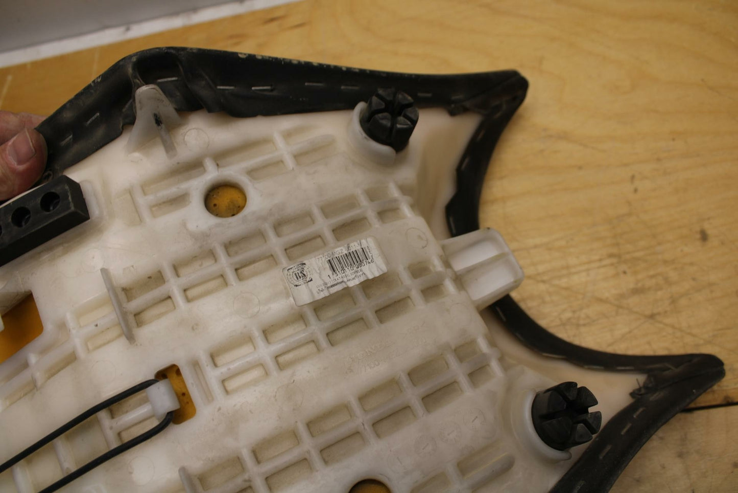 13-15 HONDA CBR500R FRONT DRIVERS SEAT PAD SADDLE PILLION 77100-MGZ-J01 BB315