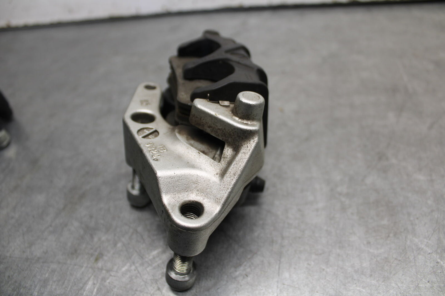 06-07 DUCATI MONSTER 695 RIGHT LEFT FRONT BRAKE CALIPER SET PAIR CALIPERS BB674
