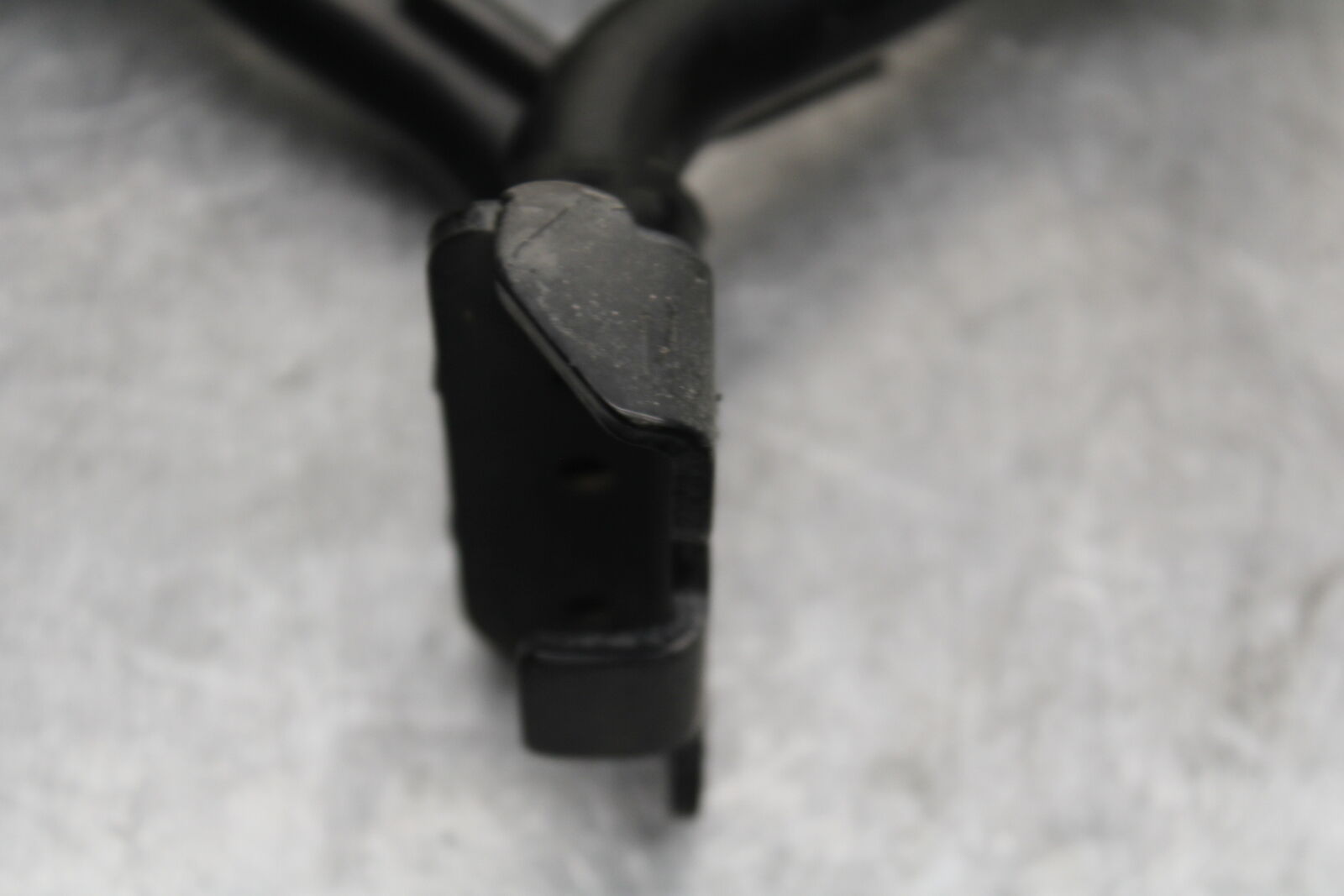 03-07 SUZUKI SV1000S UPPER FAIRING MIRROR GAUGES STAY BRACKET 94510-16G00 BB657